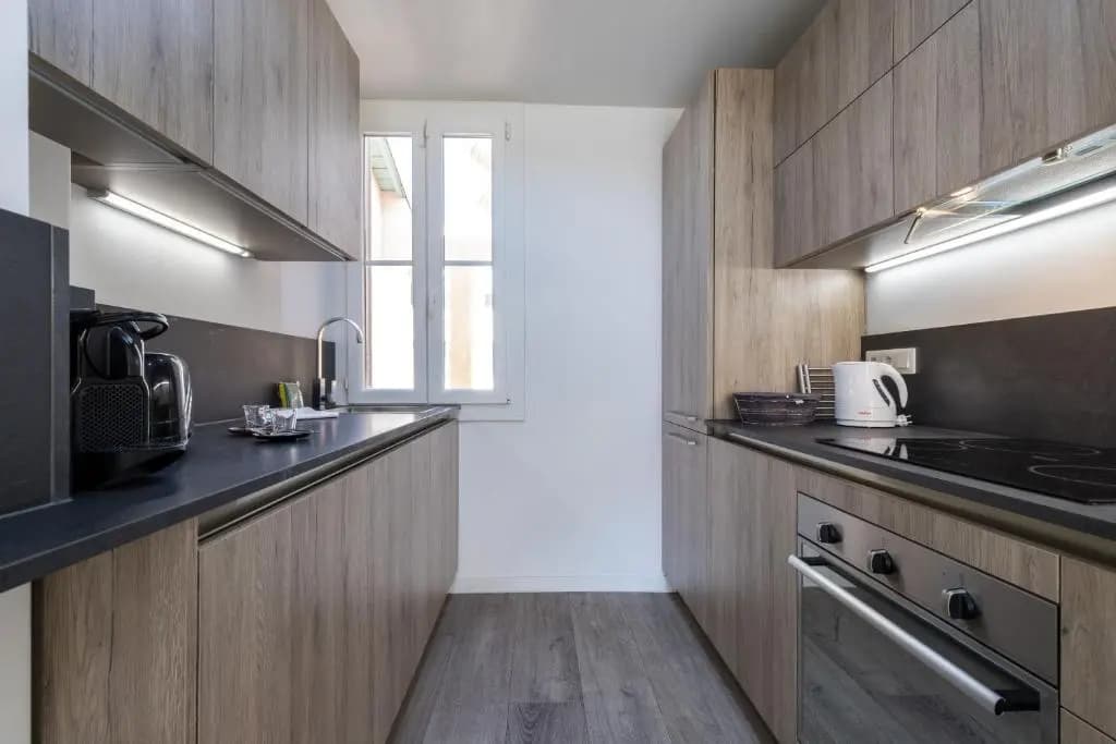 Cosy 1 Bdr Near Garibaldi Square - Top Floor & AC - photo 16