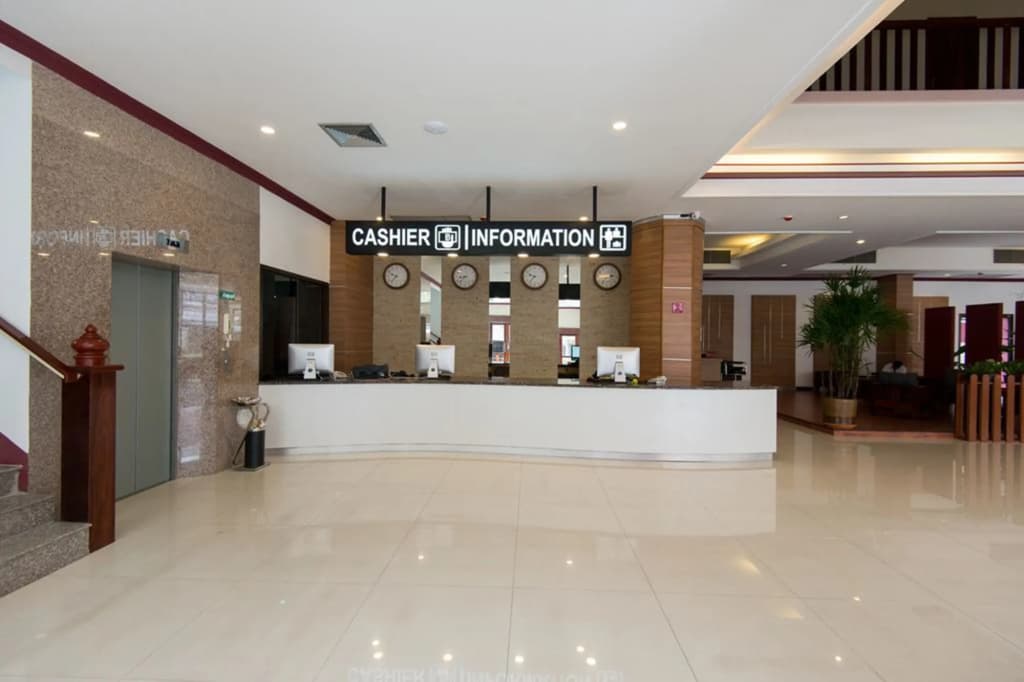 The President Hotel at Chokchai 4 - photo 2
