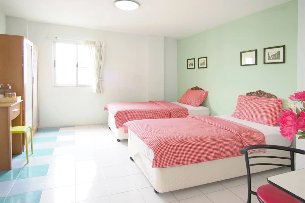Thanapa Mansion - Hostel - photo 1