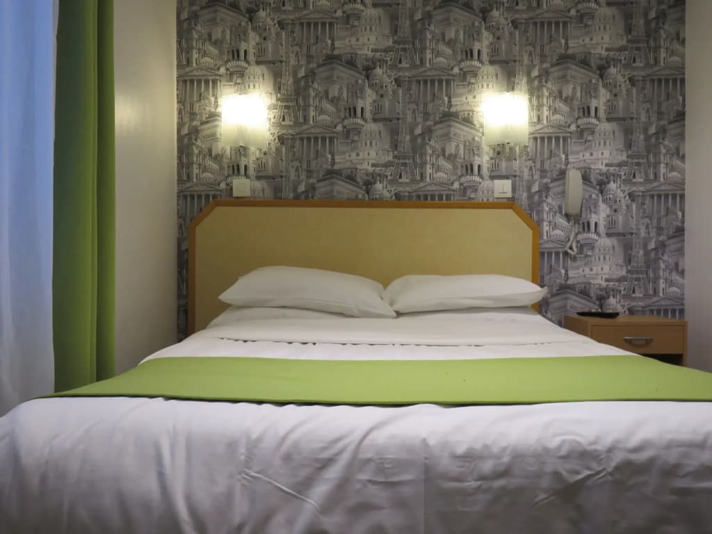 Mary's Hotel République - photo 4