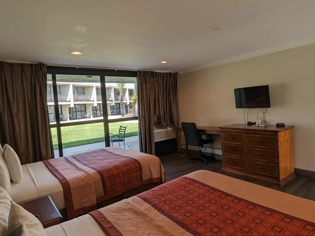 Valley Inn - photo 6