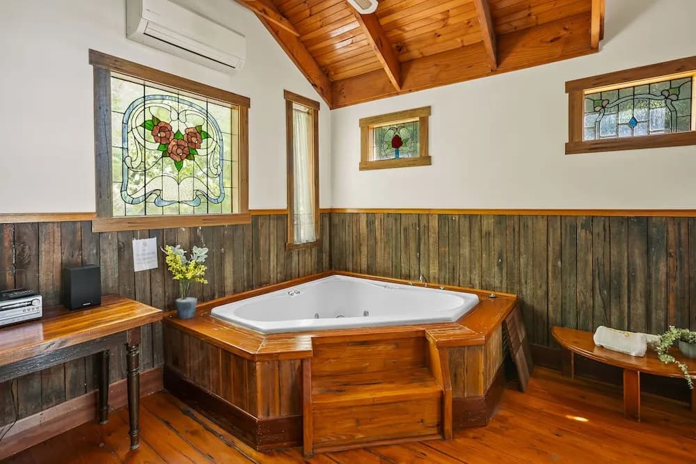 StayAU 1BR Rustic Picturesque Cottage - photo 11
