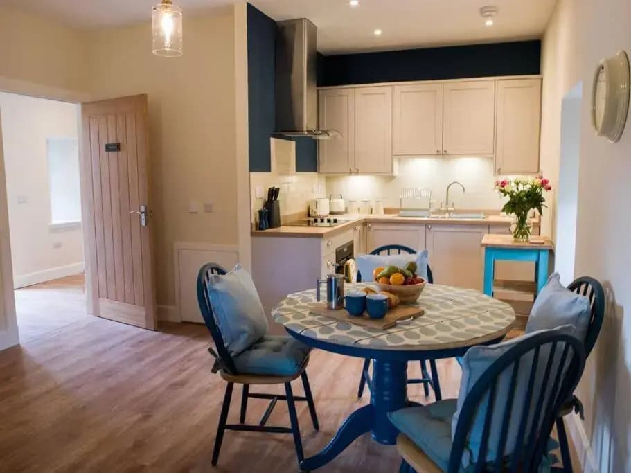 Stunning Edinburgh 1820s Stables Converted Studio - photo 7