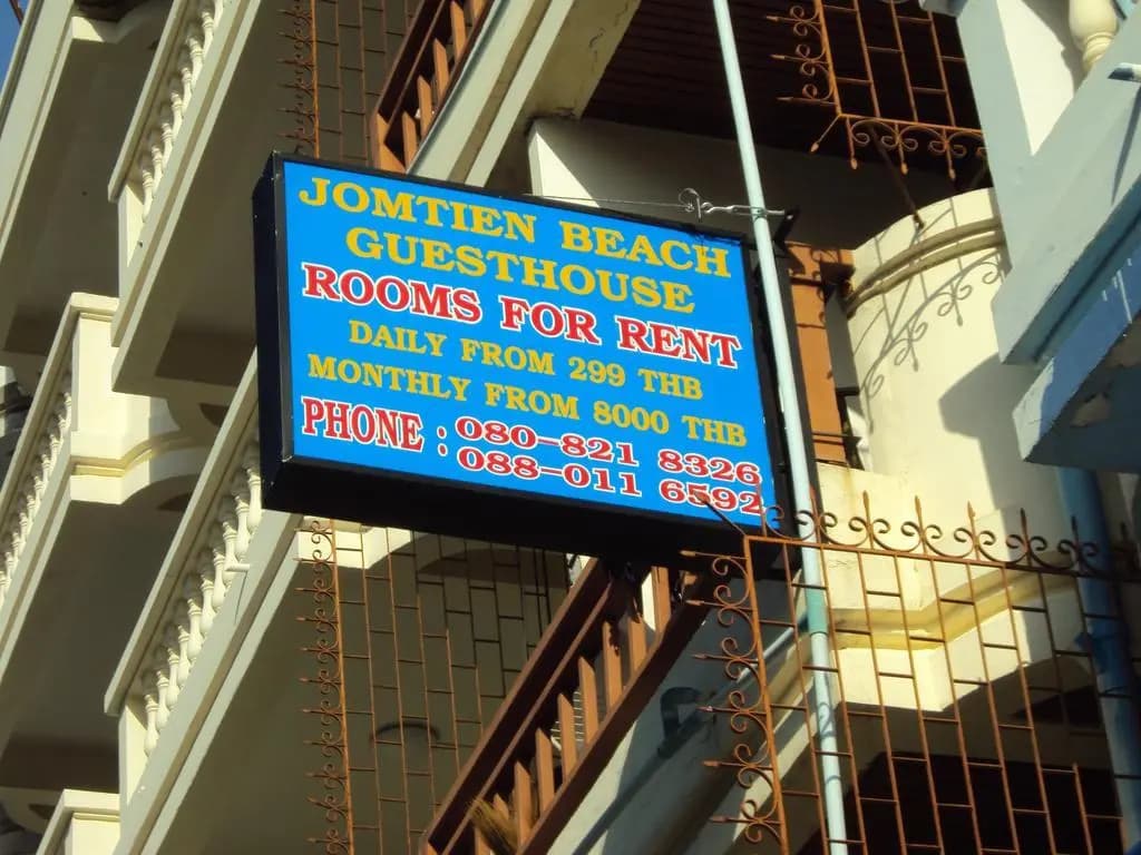 Jomtien Beach Guesthouse - photo 13