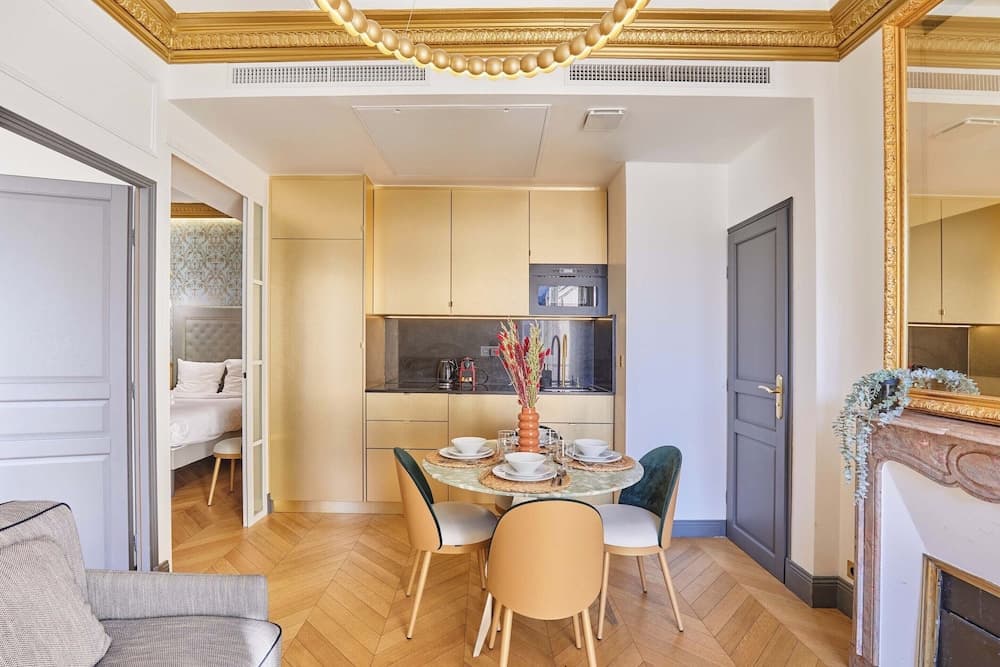 Superb AC- 2bdr Apartement Montaigne/arc de Triomphe - photo 8
