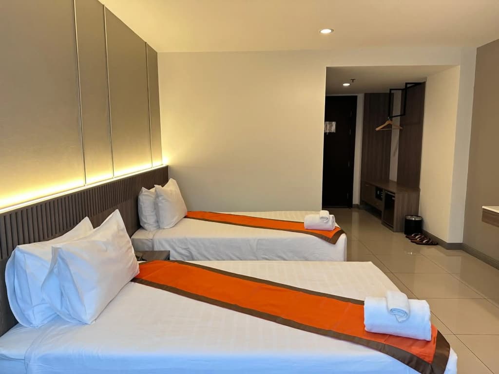 Crystal Suites Suvarnabhumi Airport - photo 4