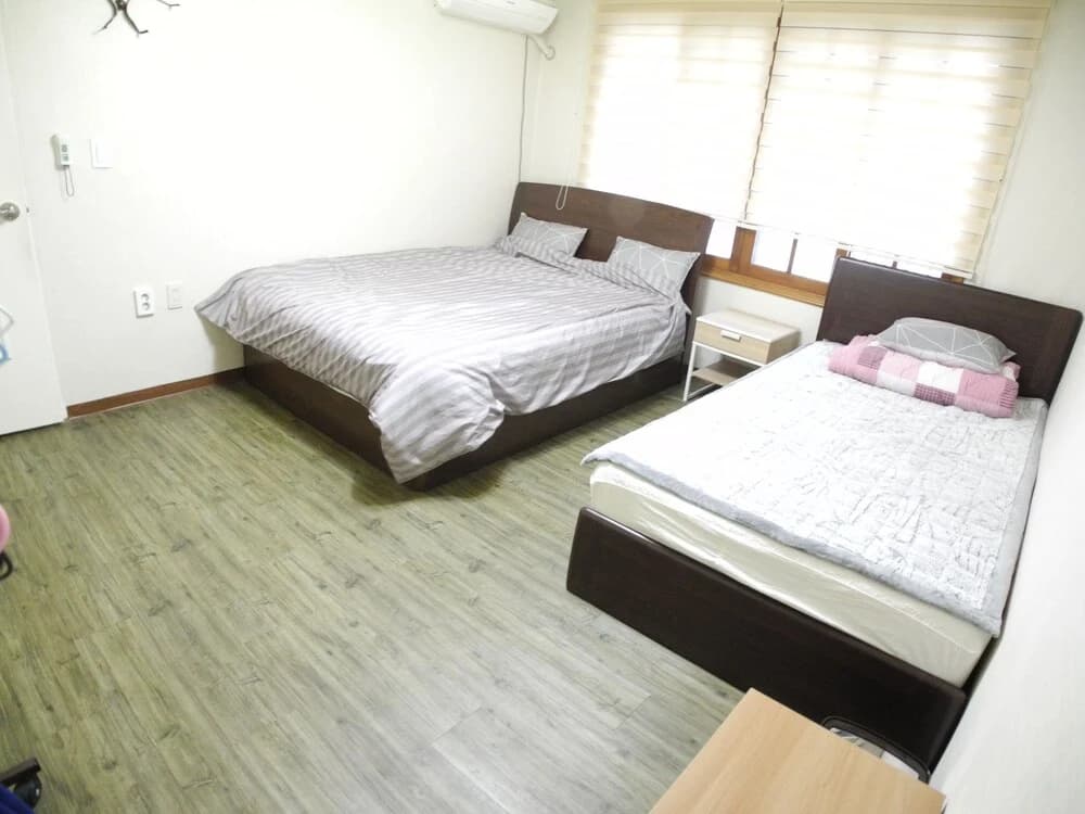 Campfire Guesthouse - photo 6