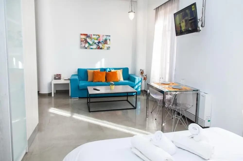 Beautiful Apt. close to Monastiraki - photo 4