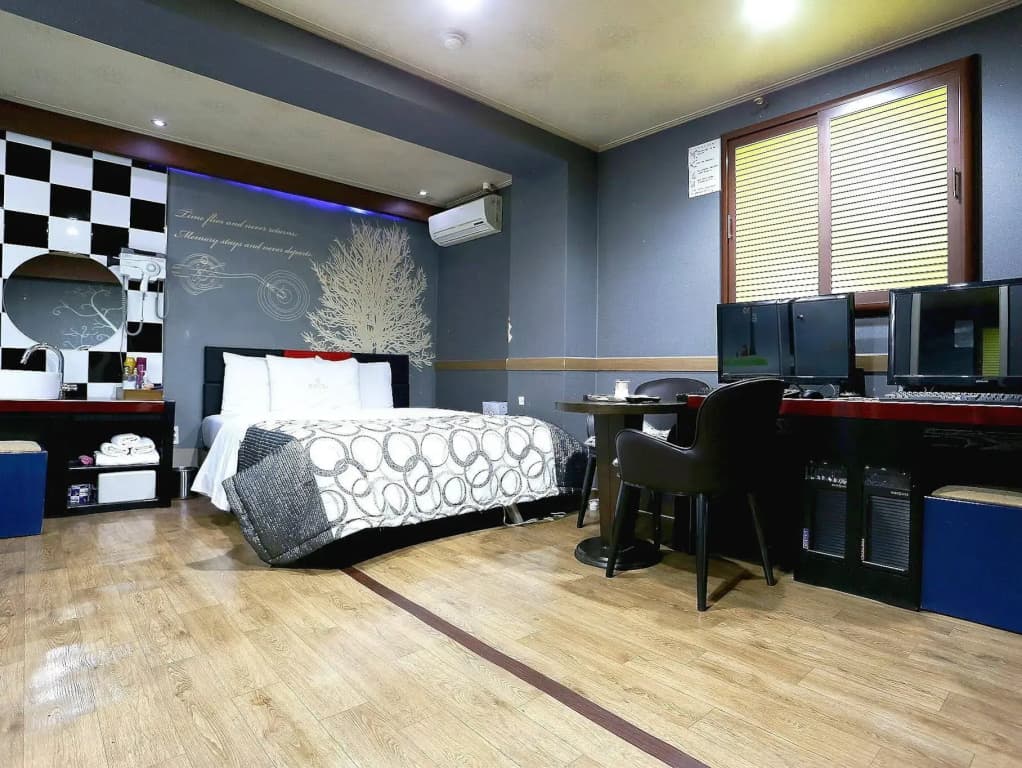 Shim Hotel - photo 10