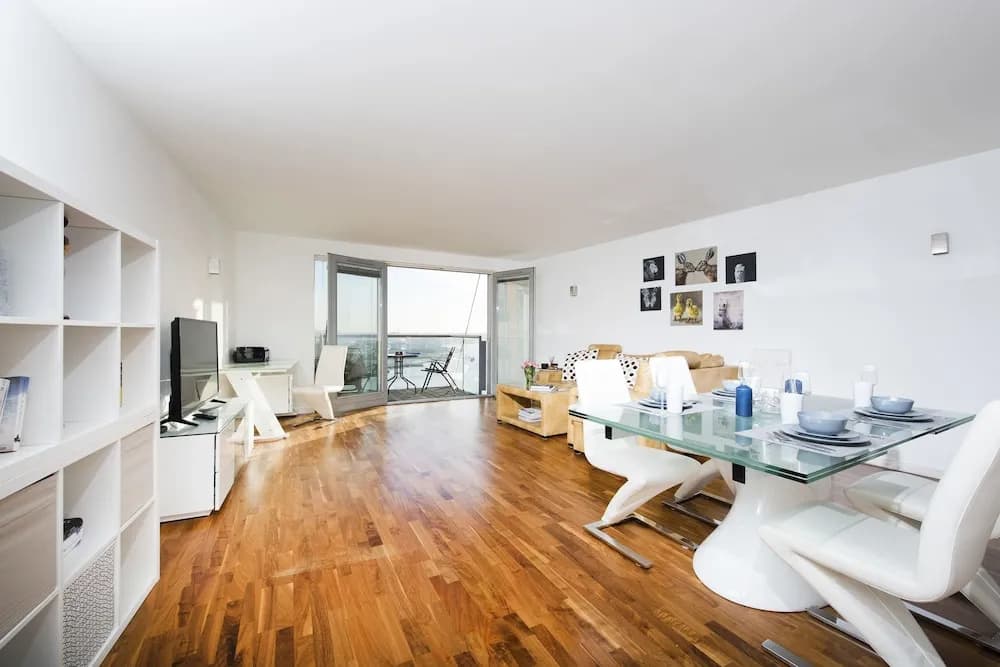 Modern 2BR Flat with Thames River View - photo 5