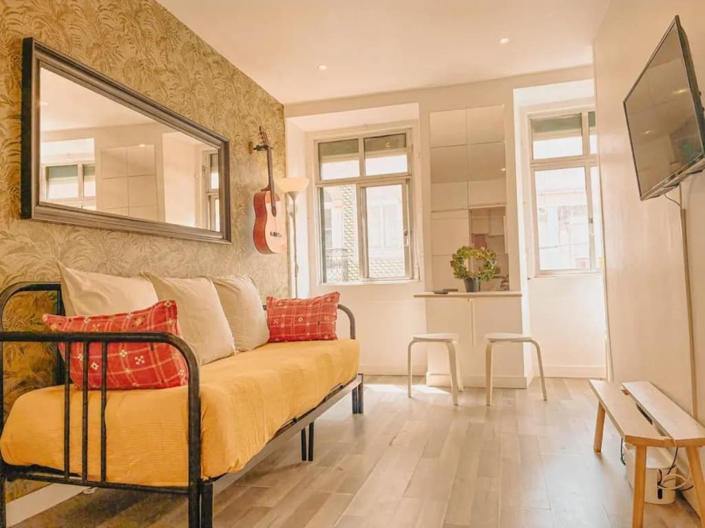 Charming Local Flat Near Sao Bento Palace - photo 2
