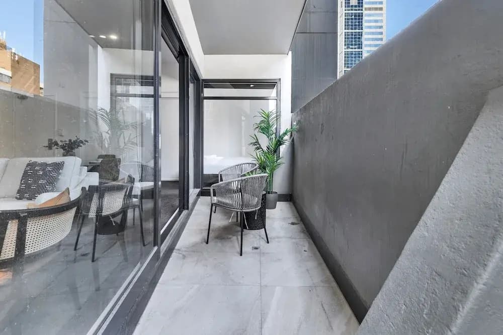 Gorgeous 3-bed in Melbourne's East End - photo 10