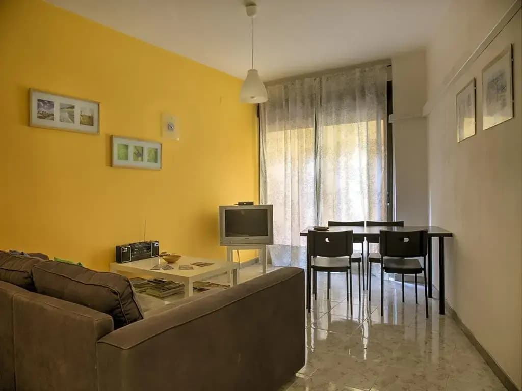 Cosy and Bright Flat - photo 7