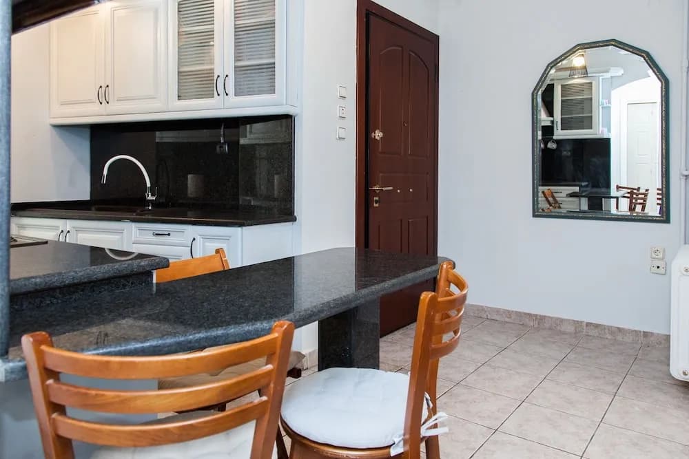 Brand new apt in central Athens - photo 12