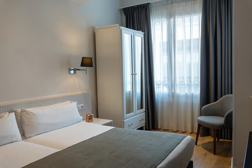 Meson Castilla Atiram Hotel  - photo 48