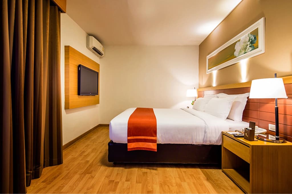 Maple Hotel - photo 11