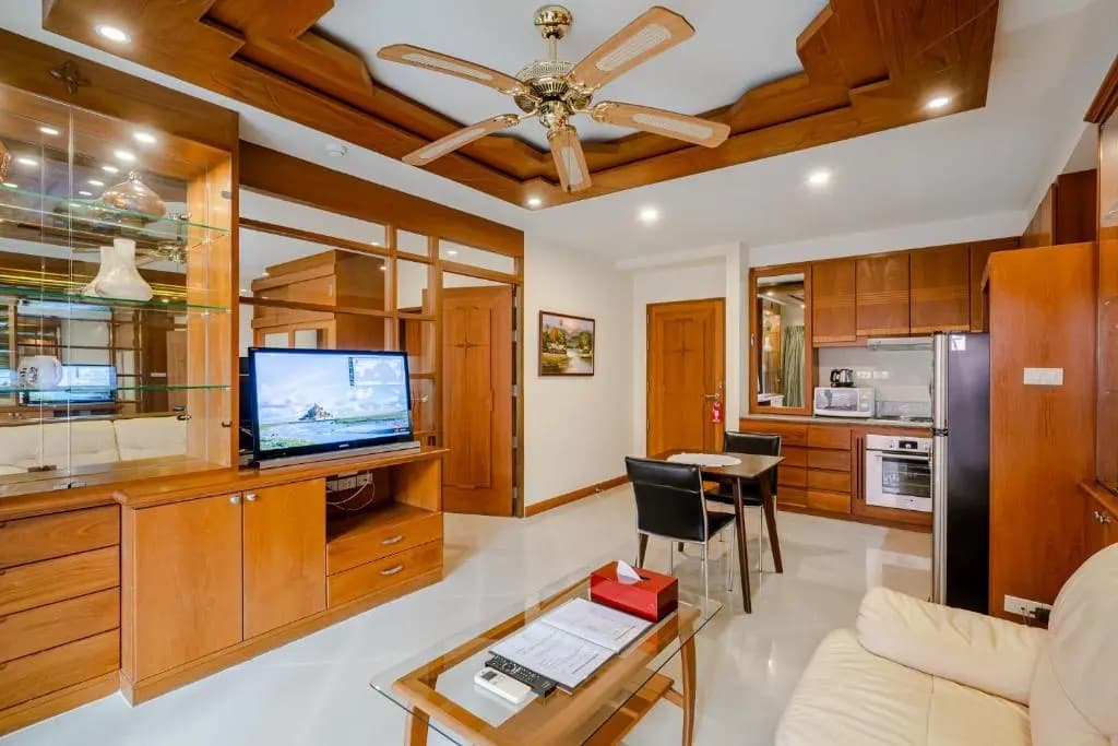Whitehouse Condotel - photo 18