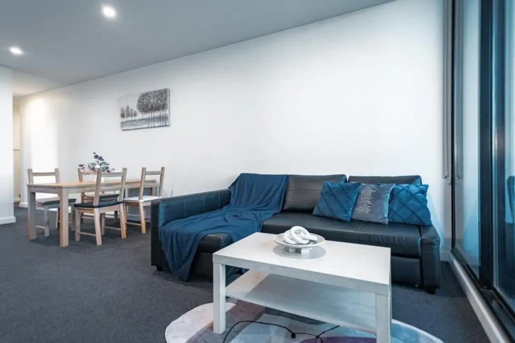 St Kilda 2BR2BA +Balcony +view+workstation+ car - photo 11