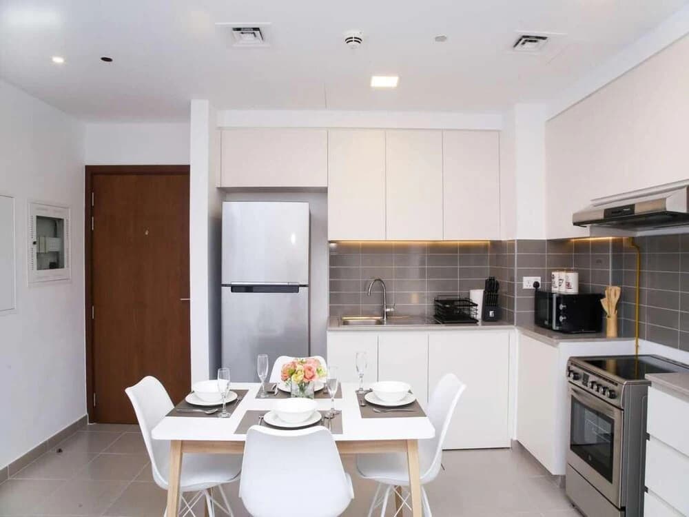 Fancy 2BR Apt Town Square - photo 13