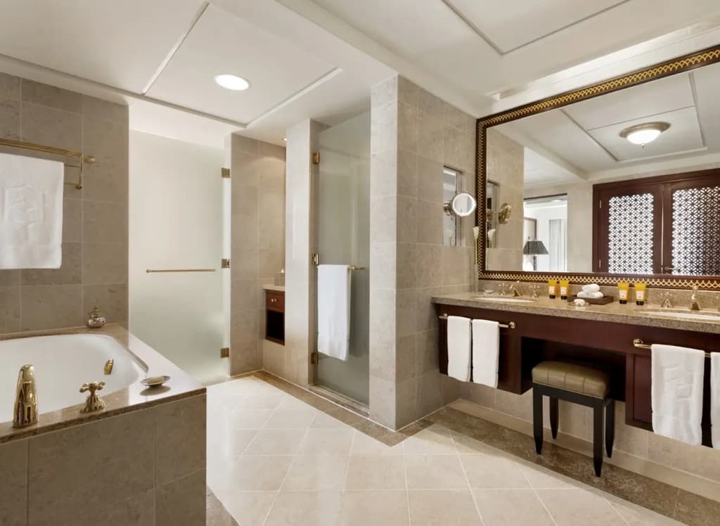 Al Husn Muscat Hotel - photo 2