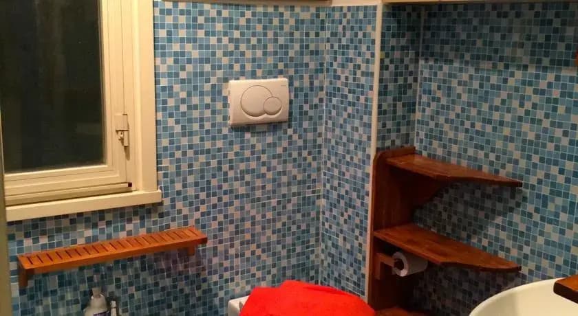 Leonardo's guesthouse - photo 6