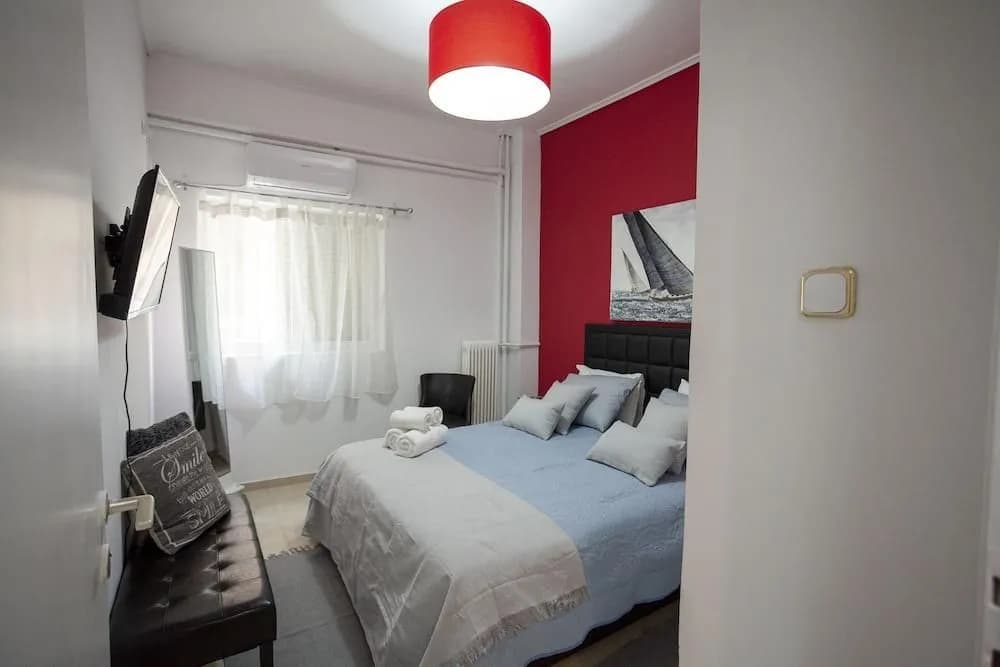 Renovated & Cool Flat In Ideal Location - photo 10