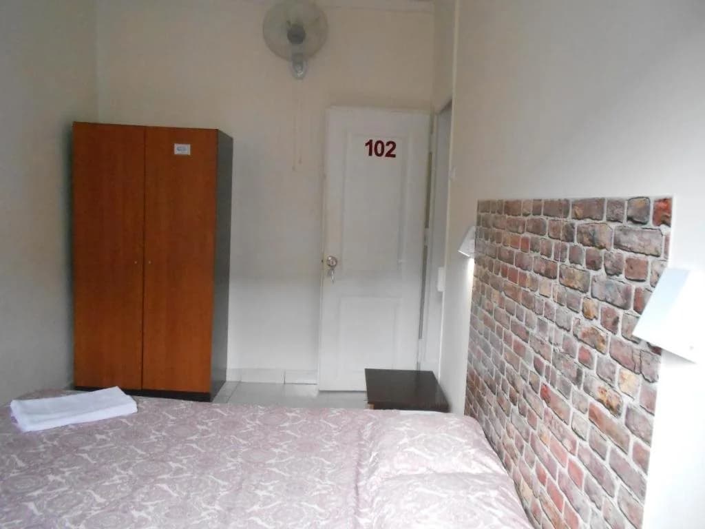 Crescent Rooms - photo 3