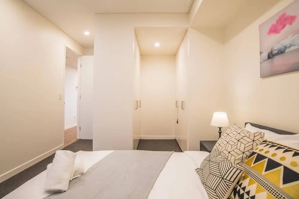 Modern 2bed2bath APT at Neutral Bayparking+wifi - photo 3