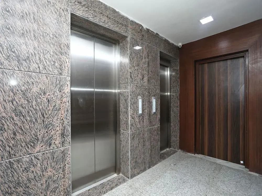 OYO Flagship 13847 HCMR Complex - photo 15