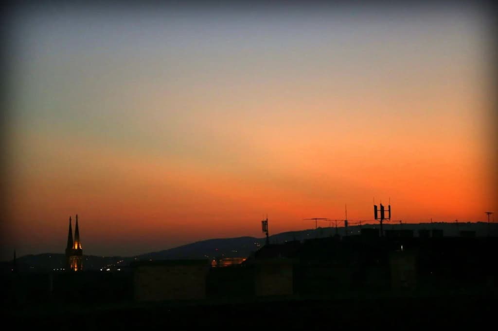 Rooftop City Residence - photo 16