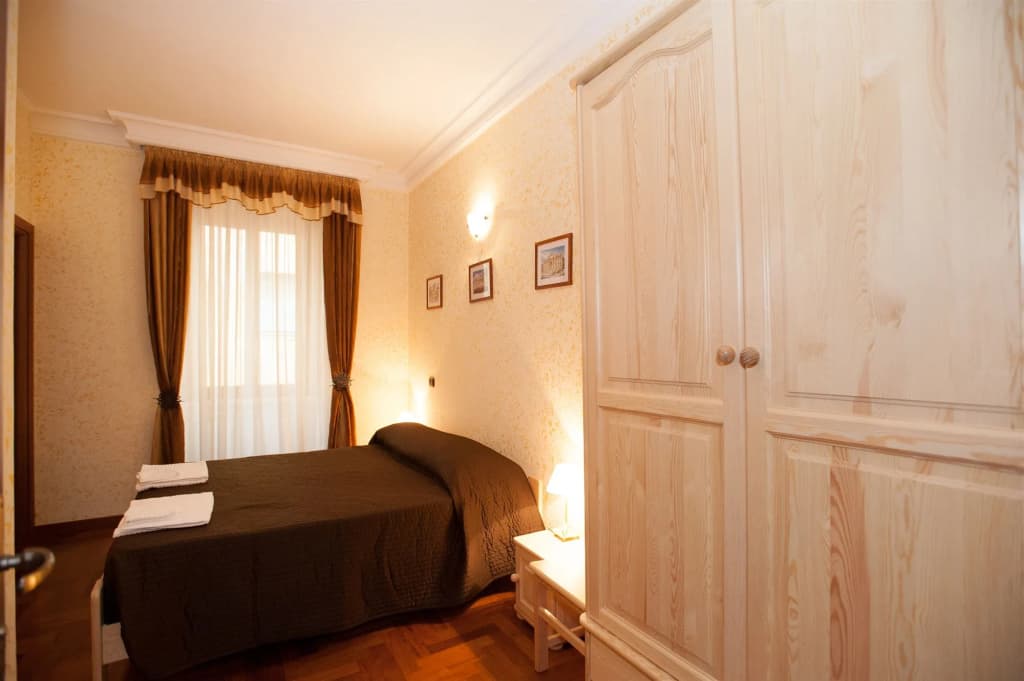St. Peter's Rooms Rome - photo 3