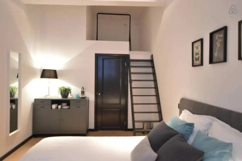 Romantic ground floor suite in Pijp near Sarphatipark - main photo