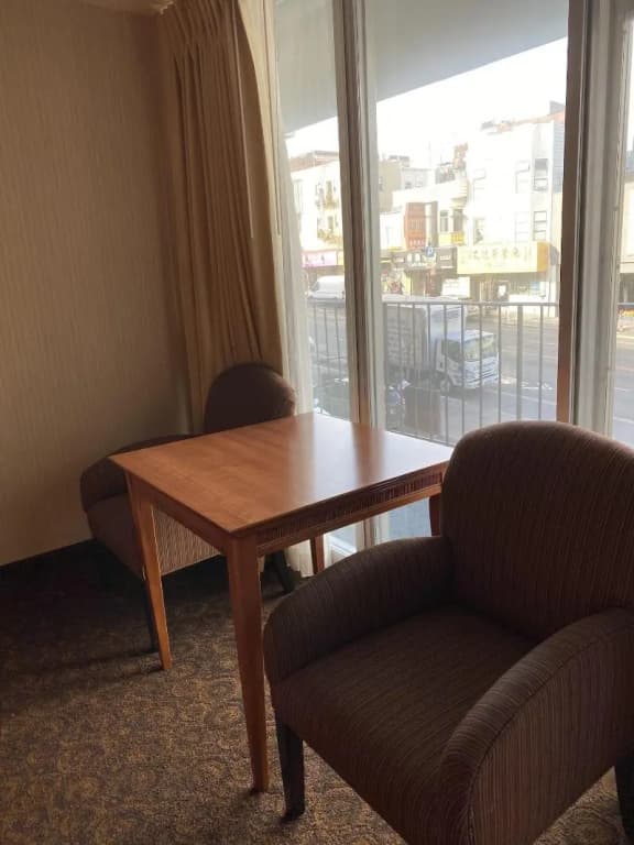Royal Pacific Motor Inn - photo 8