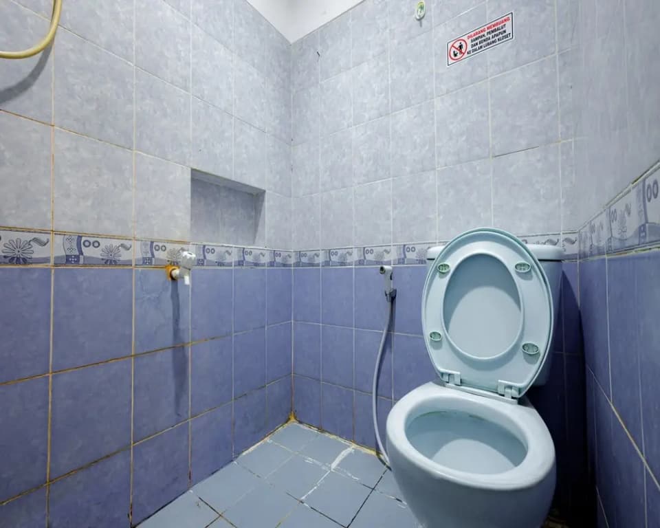 J&B Rooms Tomang Jakarta Mitra RedDoorz - photo 7