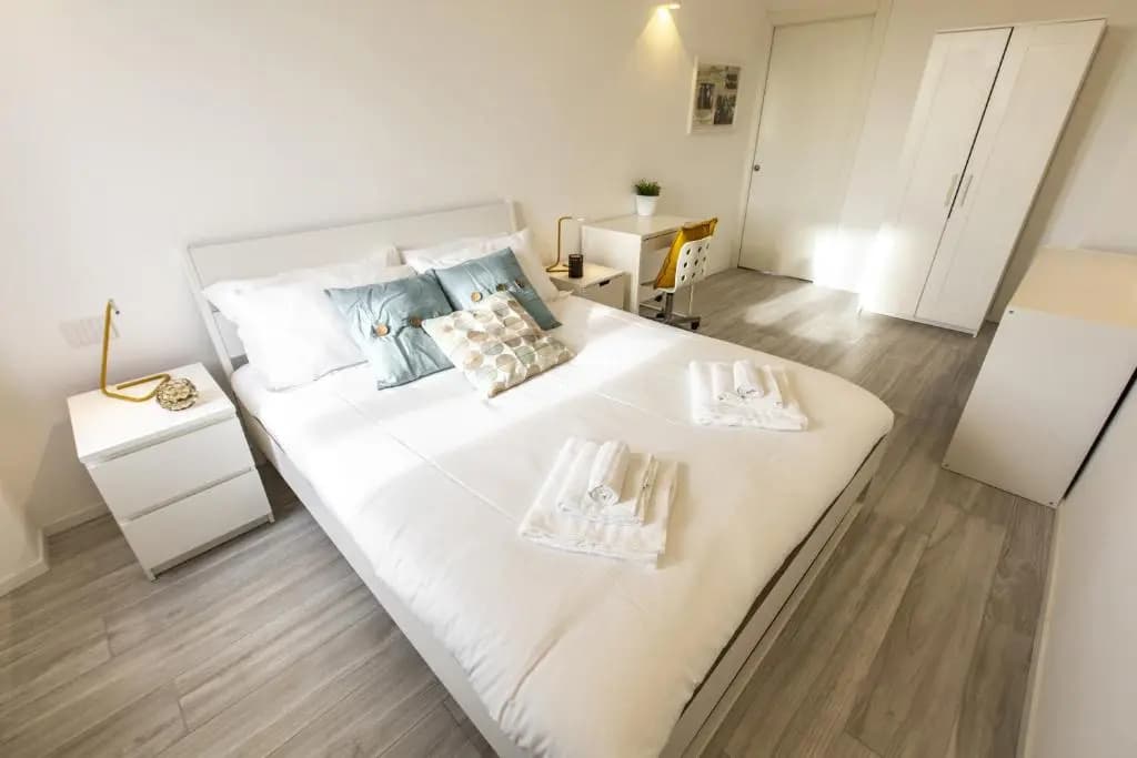 Maciachini Bright Apartment R&R - photo 4