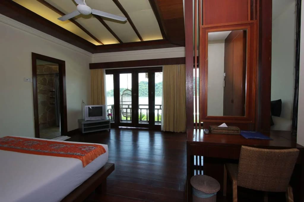 Gem Island Resort & Spa - photo 2