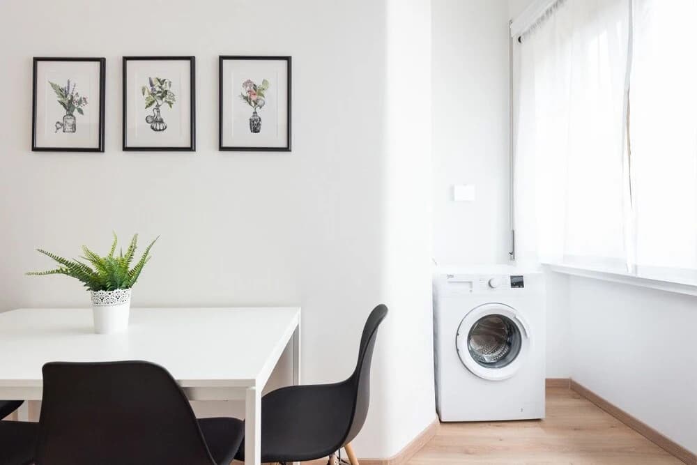Modern Trendy Flat Well Connected W/vatican - photo 16