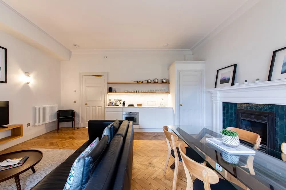 Linton Collection - The West Wing - photo 2