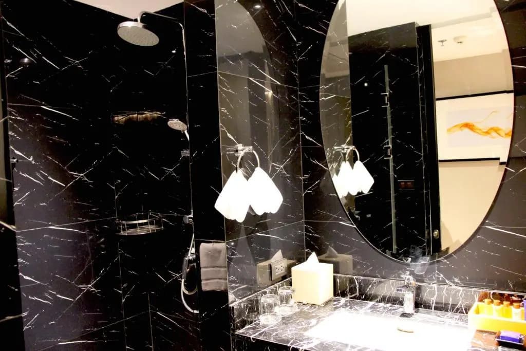 The Duchess Hotel - photo 10
