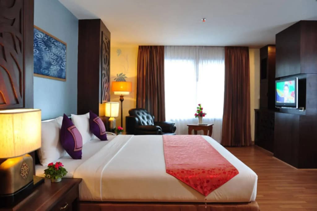 Empress Pattaya Hotel - photo 5
