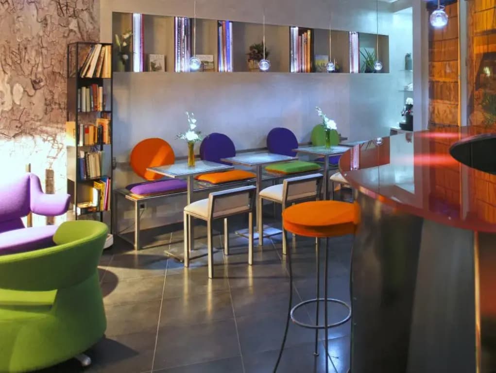 Apostrophe Hotel - photo 22