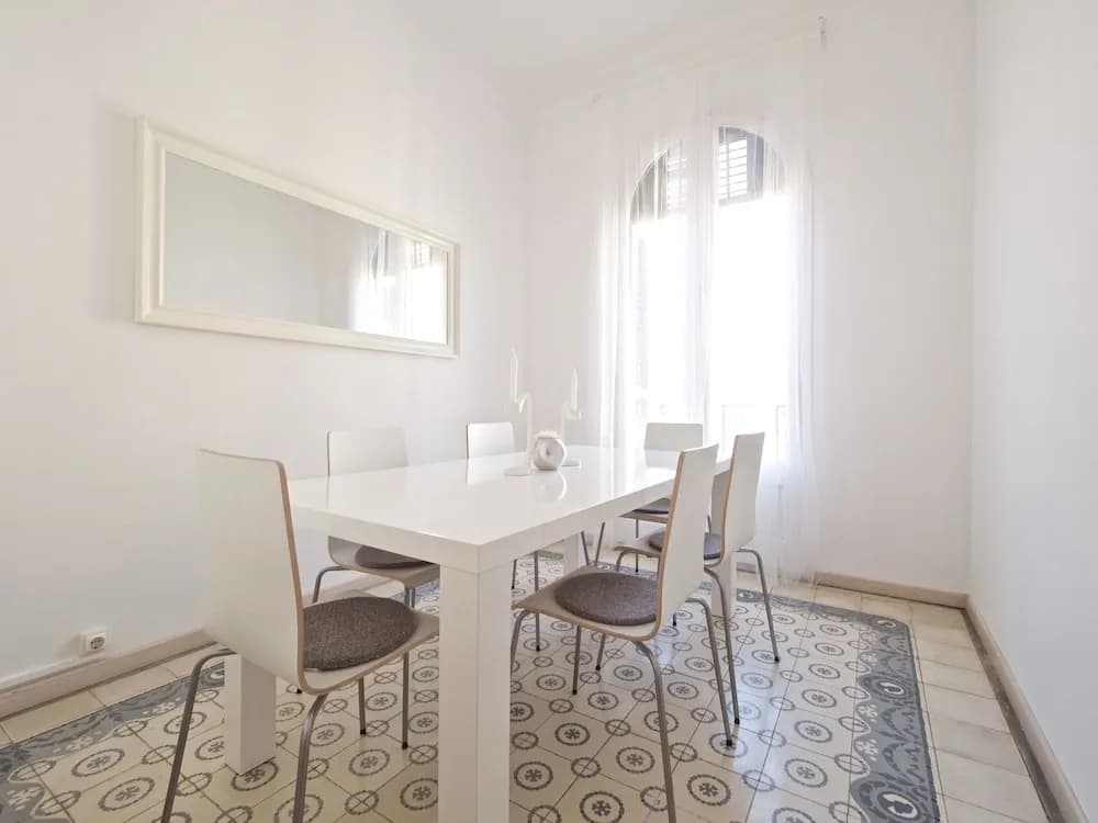 Gaudi Eixample Apartment - photo 13