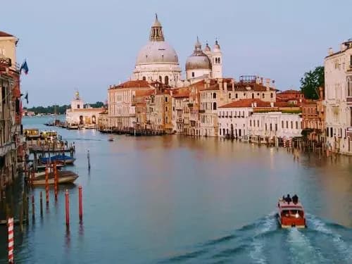 Love Island Venice - photo 7