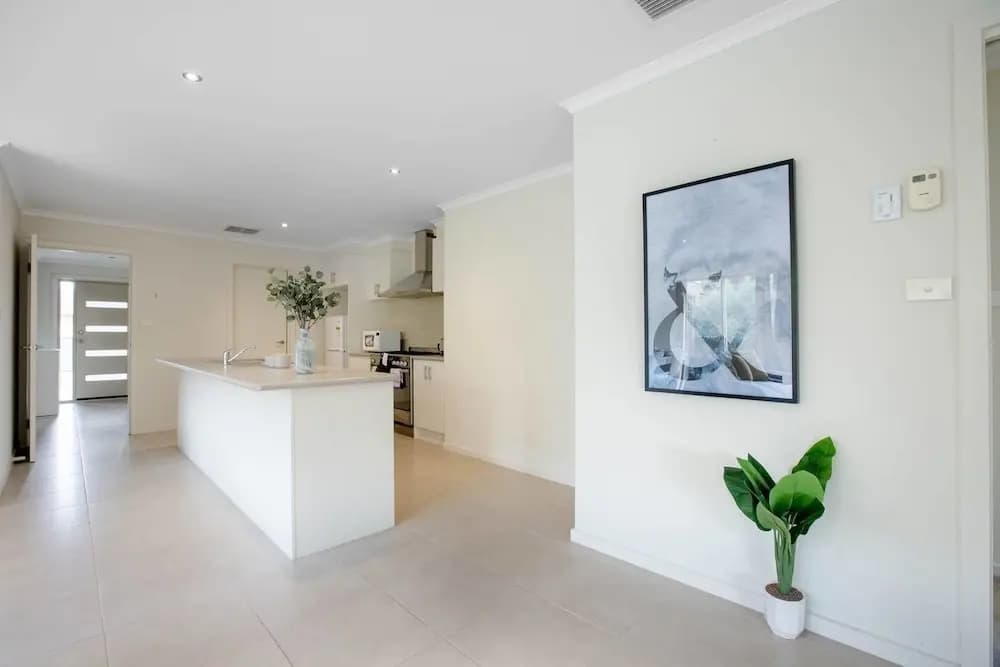 Spacious Lovely Home In Point Cook - photo 11