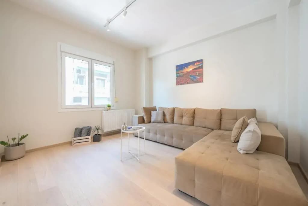 Stylish 2BDR Apt by Acropolis - photo 4