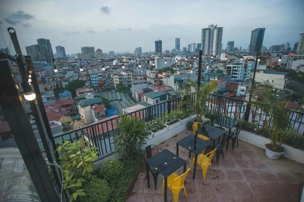 Green Hotel Apartment HN- by Bay Luxury - photo 17