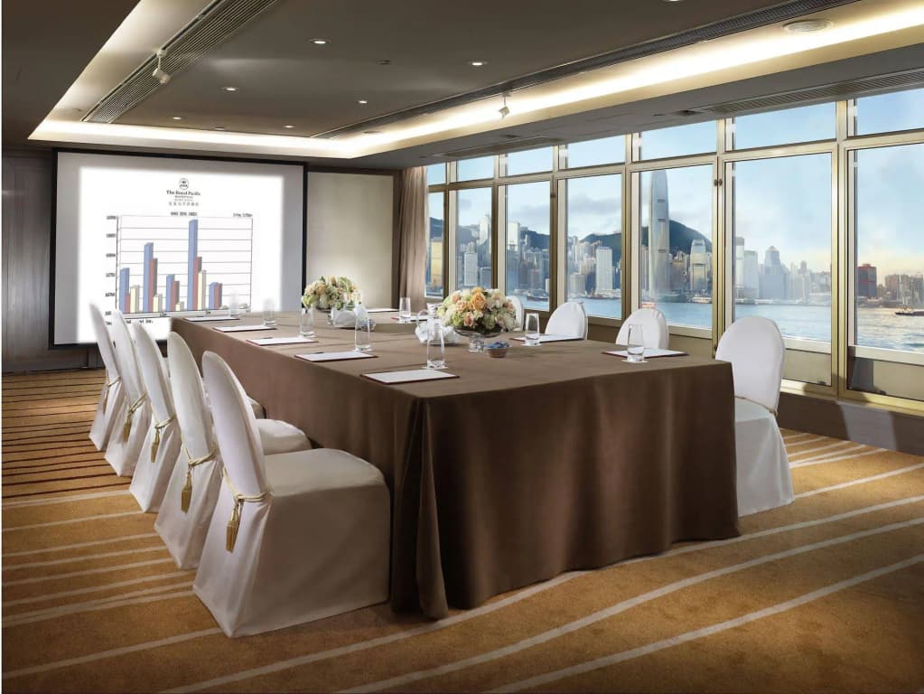 The Royal Pacific Hotel & Towers - photo 8