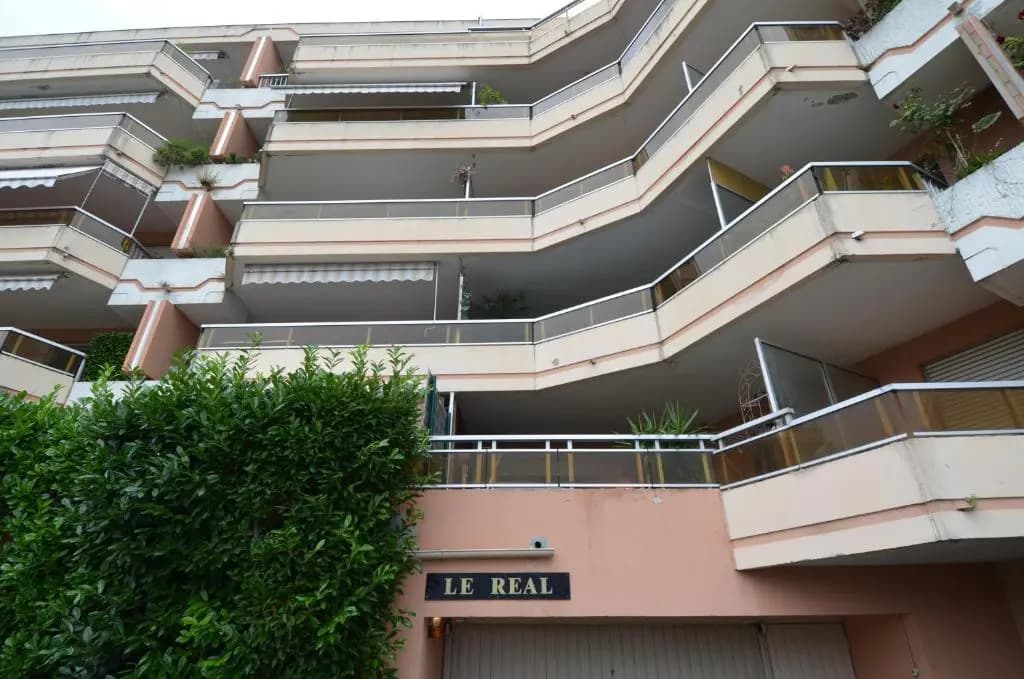 Appartement 5 personnes avec piscine sur la Corniche Fleurie à Nice - main photo
