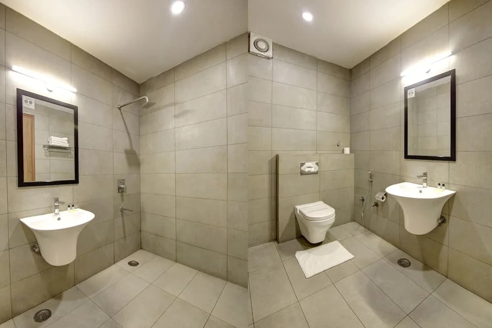 Town Pallace Inn - photo 34