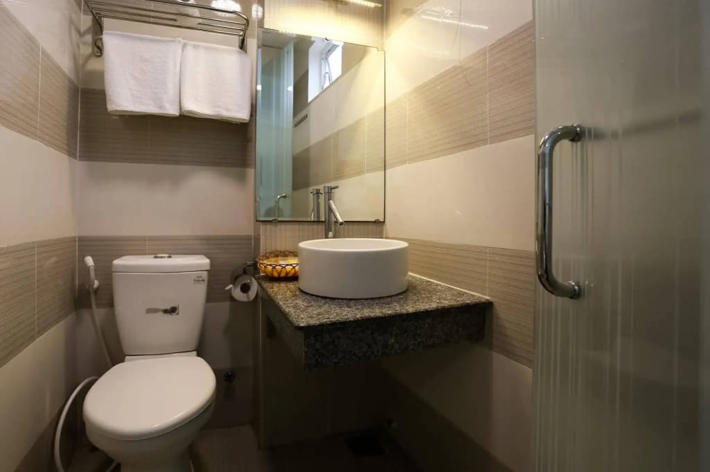 Little Gold Hotel - photo 8